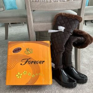 REDUCED-NWOT-Brand New FOREVER Quilted Rain Boots in box. Size 5.5.  NEVER WORN.